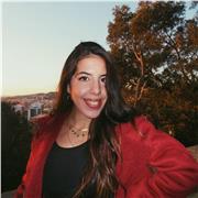 Me ofrezco a dar clases de inglés, de ayuda con los deberes, de repaso y apoyo, y de canguro si fuera necesario